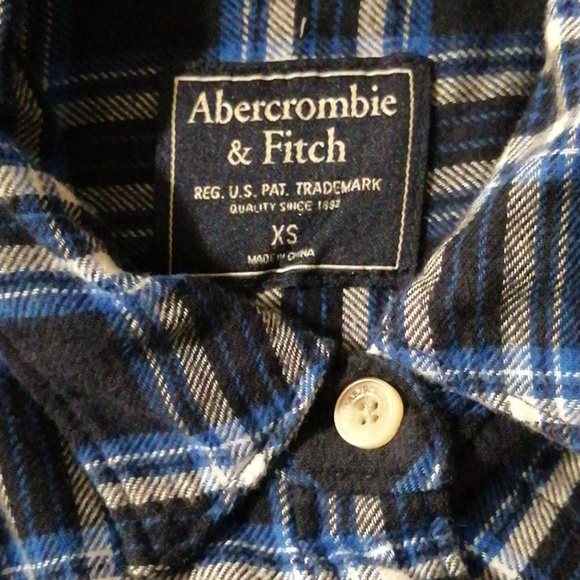 💙🖤🤍Abercrombie Plaid Shirt - Picture 5 of 5